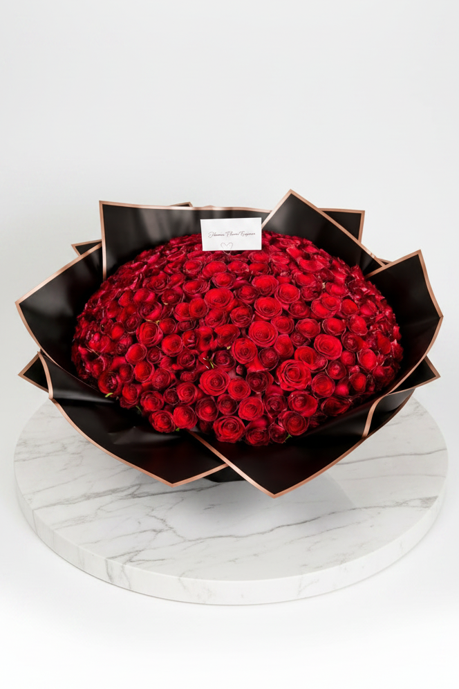 A bouquet of 200 fresh roses in your chosen color, arranged beautifully for a stunning floral display.