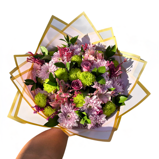 Charming Gift Bunch - Jihaans Flower Emporium